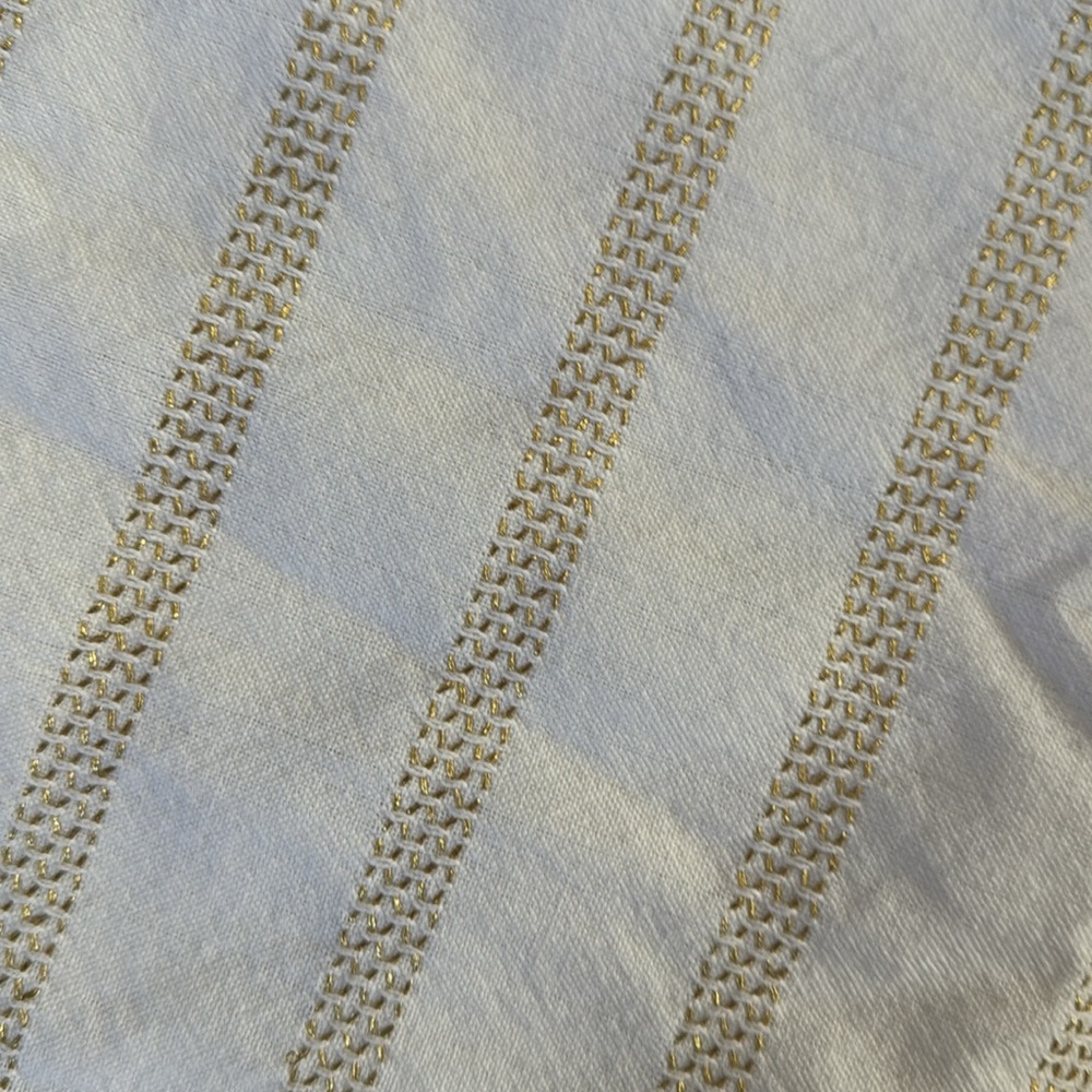 Striped Table Cloth - Picture 3 of 4